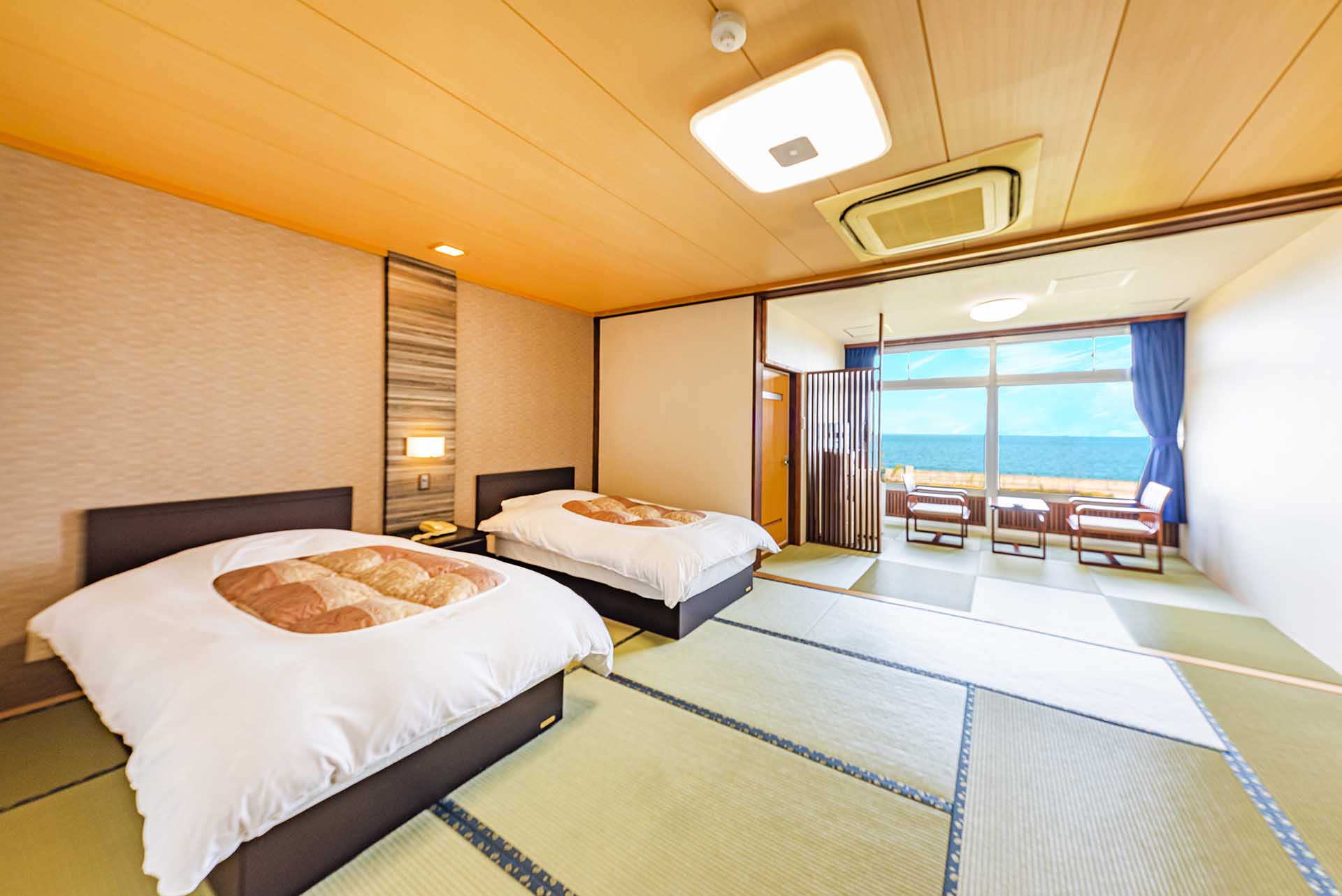海側　和室ツインベッドルーム