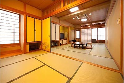 ゆったり広々とした和室